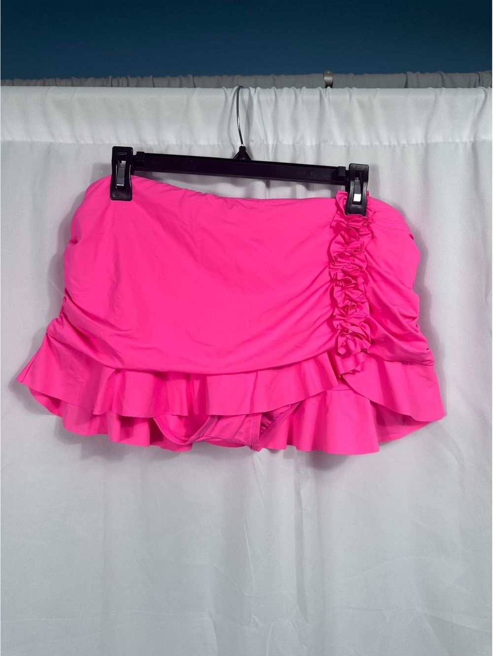 La Blanca Bright Pink Swim Skirt with Ruffle Detail Size 16